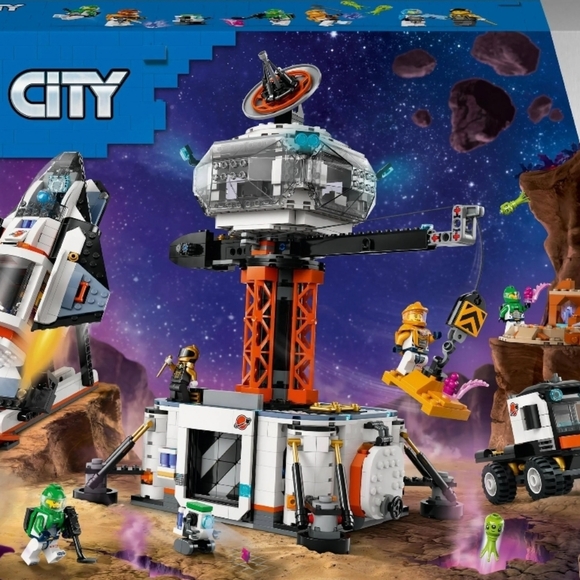 LEGO City Space Base and Rocket Launchpad NIB - Picture 6 of 7